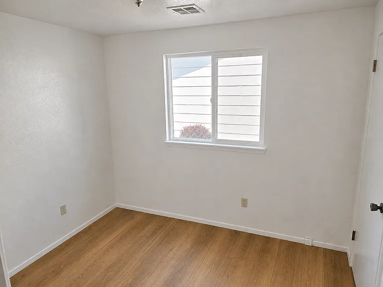 2054 S Division Ave — Photo 8
