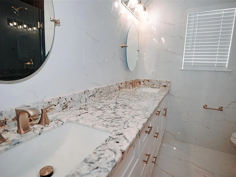 8006 Richmond Ave — Photo 23
