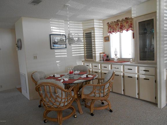 4th image of 924 Jacaranda Dr