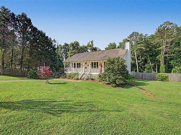 5th image of 970 Ball Ground Rd