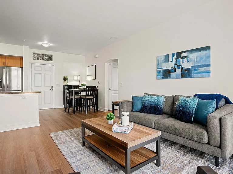 525 11th Ave #1402 — Photo 3