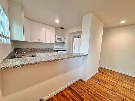 5th image of 3771 Vinton Ave APT 2