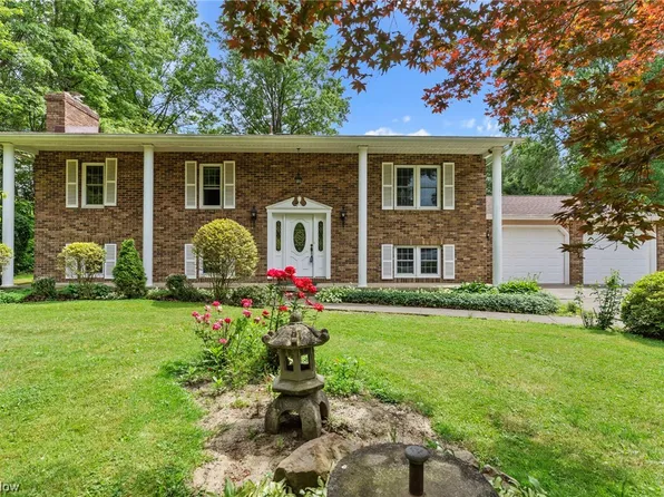 5124 Williams Dr, Vienna, OH 44473