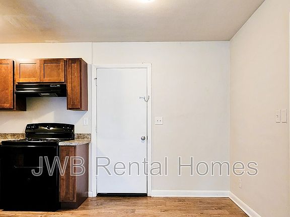 4th image of 6609 Granville Pl