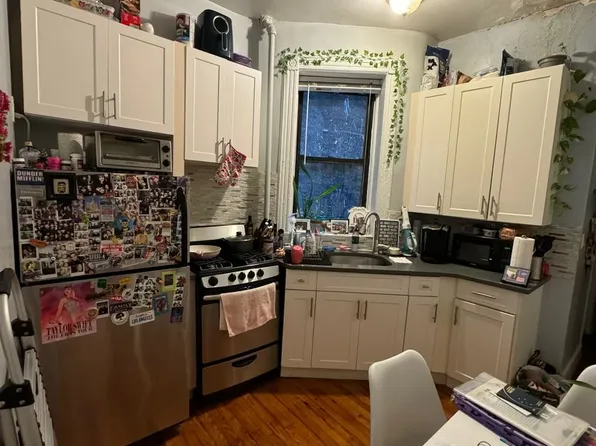 324 East 109th Street image 1 of 8