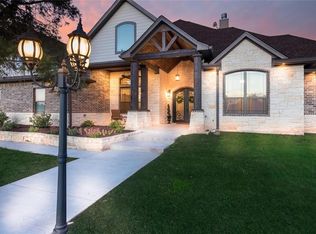 900 Whispering Oaks, China Spring, TX 76633