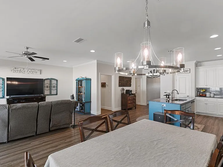 318 Oconee Dr — Photo 5