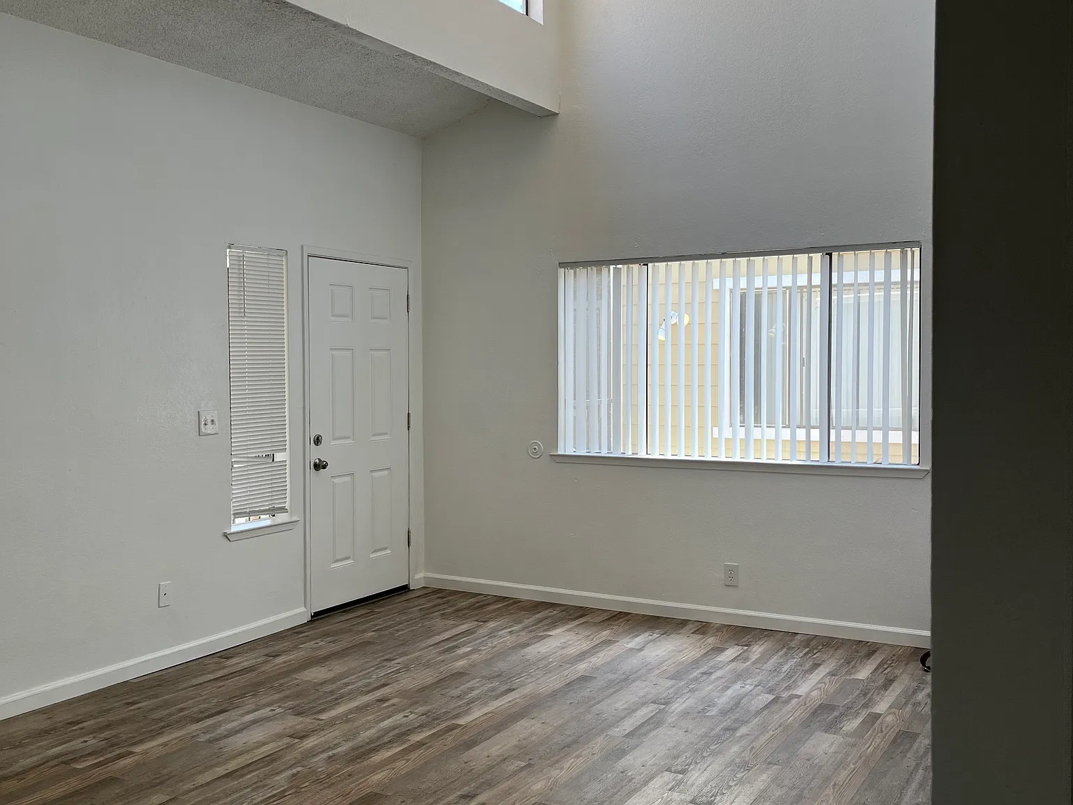 2 bed, 900 sqft, $1,375 — Photo 1