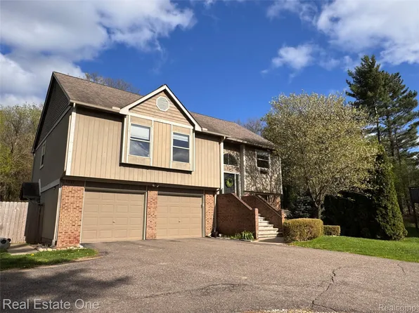 1345 S Milford Rd, Milford, MI 48381