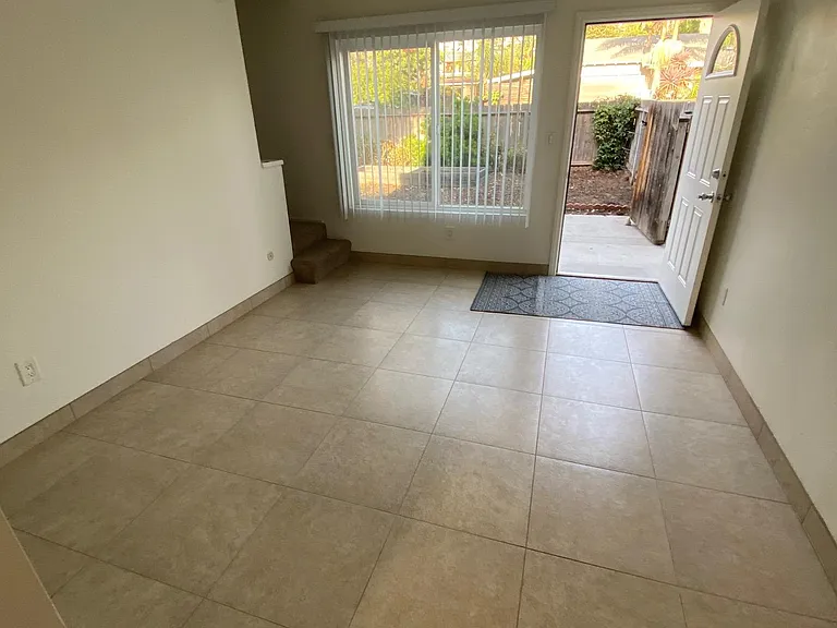 562 Hermes Ave — Photo 10