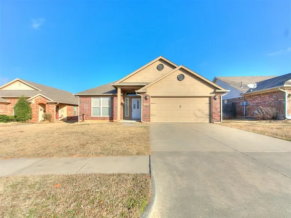 2113 SE 8th St, Moore, OK 73160