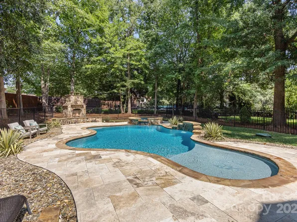 4125 Lake Shore Rd S, Denver, NC 28037