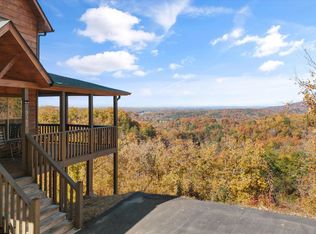 3165 Bear Mountain Ln, Sevierville, TN 37876
