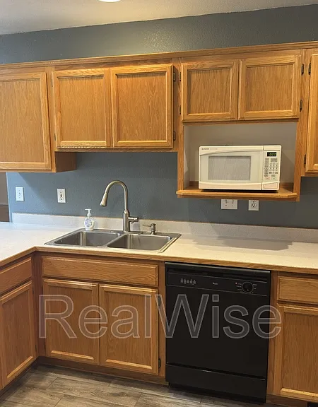 1951 SW Betty Ln — Photo 8