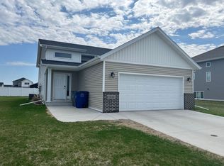 3830 17th St S, Moorhead, MN 56560