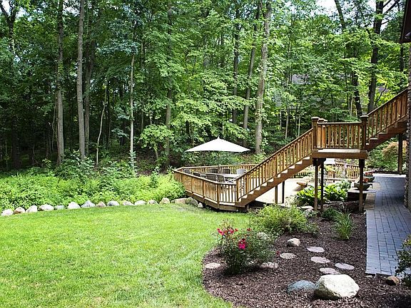 4th image of 2322 Chestnut Dr