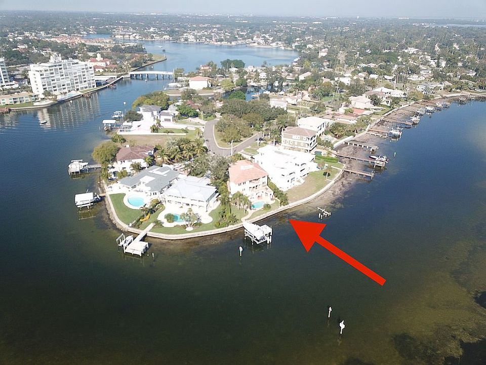 2nd image of 3111 Bayshore Blvd NE