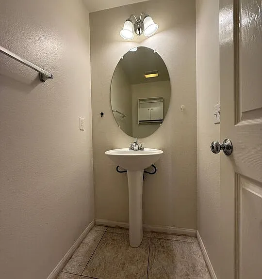 719 W Avenue Q10 — Photo 10