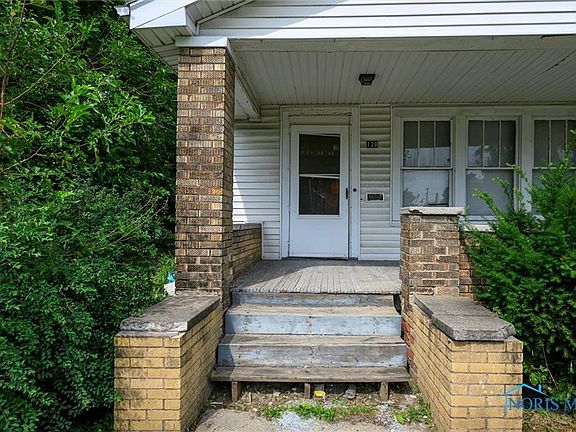 2nd image of 128 Marion St