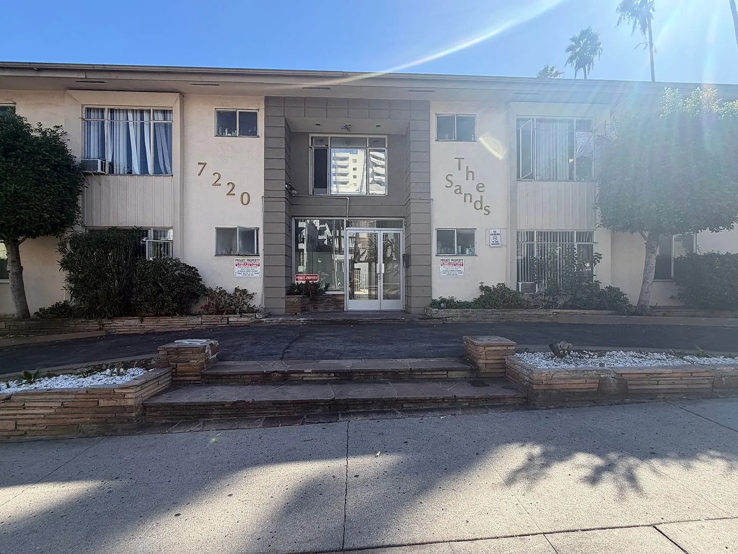 7220 Hollywood Blvd — Photo 3
