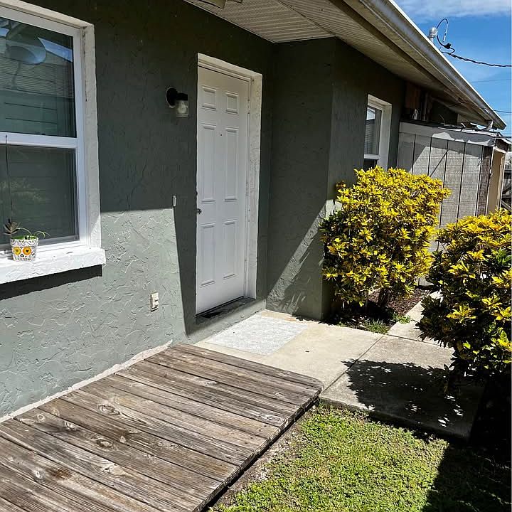 private entrance with deck