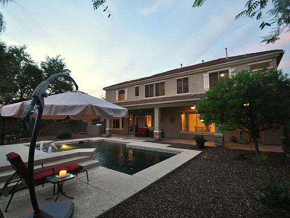 to South facing Resort Yard