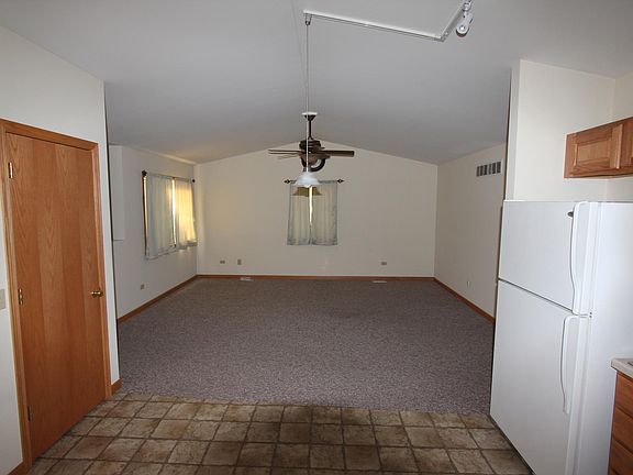 LivRm 16'-10" BY 15'-10"