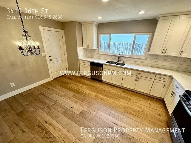 Beautifully Updated Four Bedroom Home in Oak Park — Photo 4
