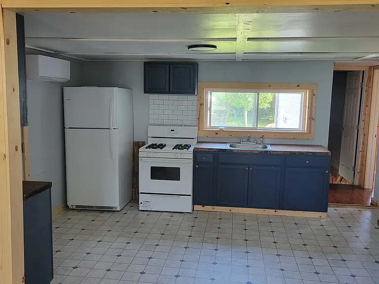 620 Main St — Photo 2