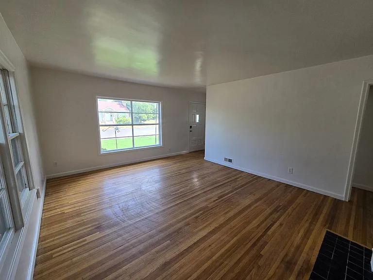 2772 S Yuma Cir — Photo 8