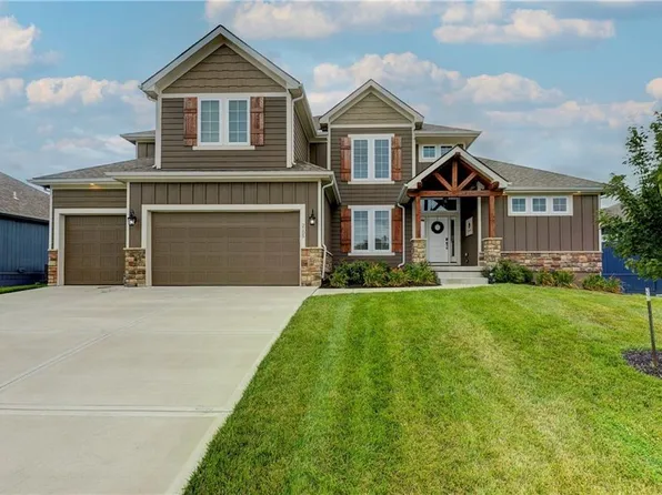 2105 Foxtail Dr, Kearney, MO 64060