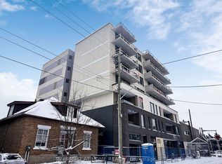 399 Winston Ave #305, Ottawa, ON K2A 1Y8