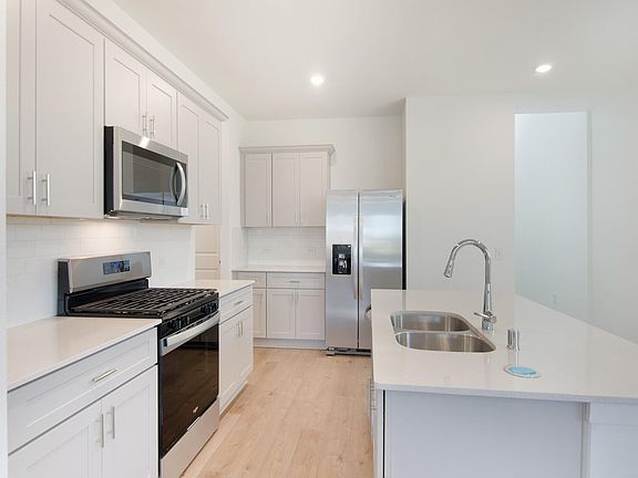 5th image of 15884 Blass Valley Dr