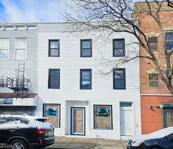130 S 1st St #4