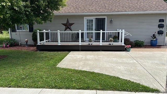 1st image of 40 Maple St