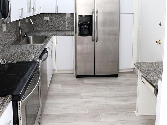 5th image of 5601 E Collins Ave #Penthouse 12