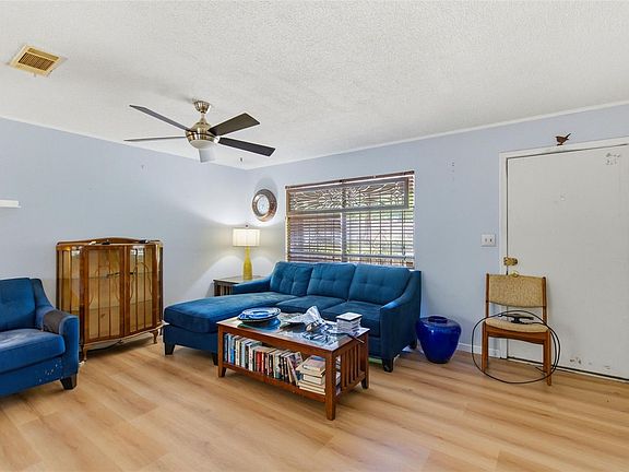 4th image of 2849 NW 57th Pl