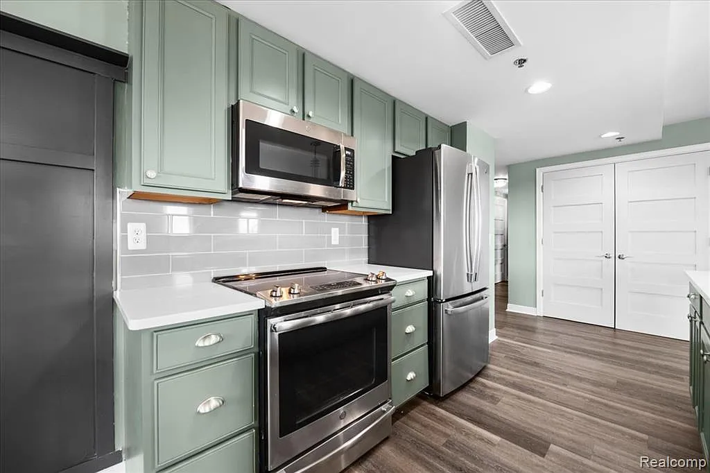2 bed, 1.0 bath, 1350 sqft, $2,250 — Photo 4