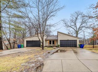 2593 Hazelwood Ln, Green Bay, WI 54304