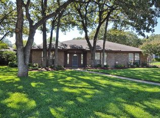 3 Whispering Vine Ct, Grapevine, TX 76051