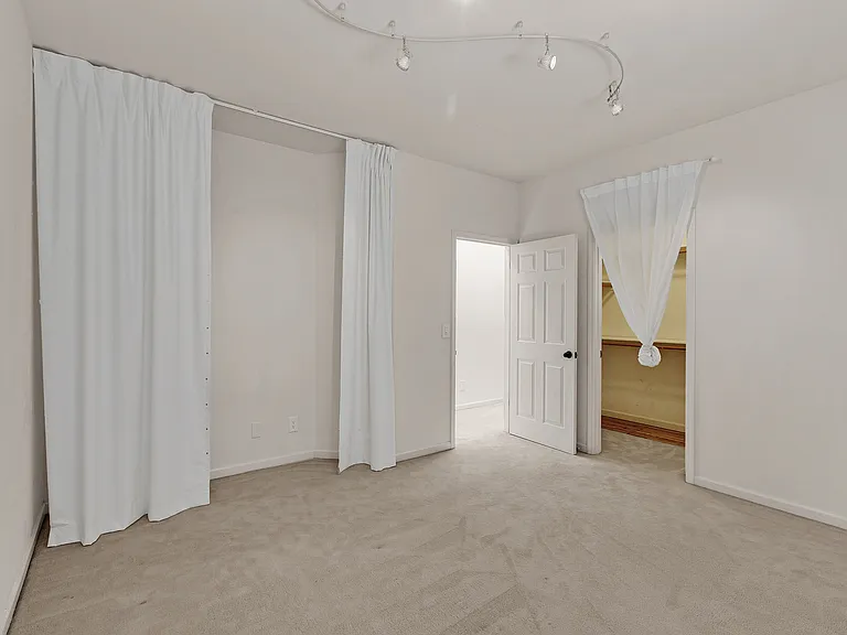 19313 Kerwin Ranch Ct — Photo 23