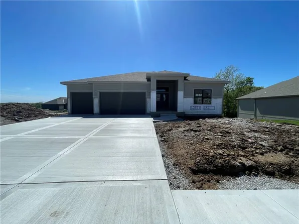 1824 Homestead Dr, Liberty, MO 64068