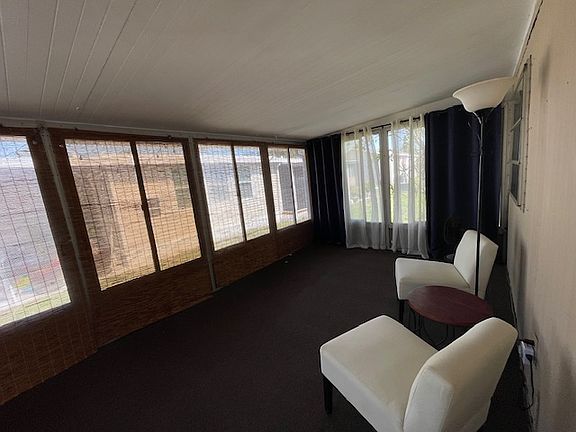 5th image of 2951 Reinhard Ave