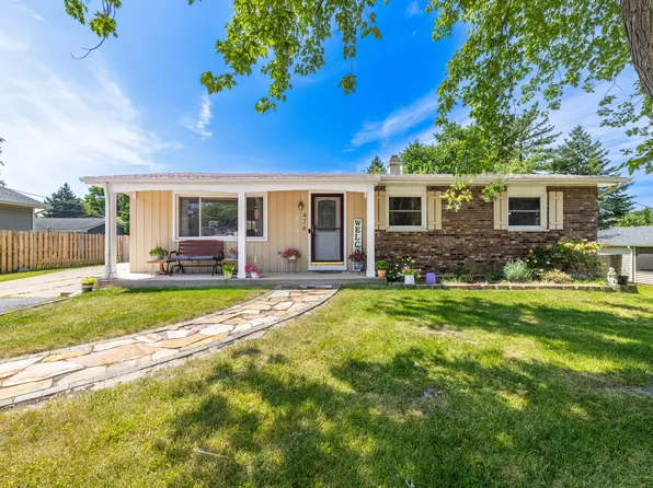 476 Belle Plaine Ave, Gurnee, IL 60031