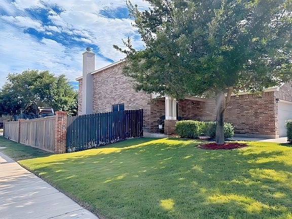 4th image of 743 Andalucia Dr