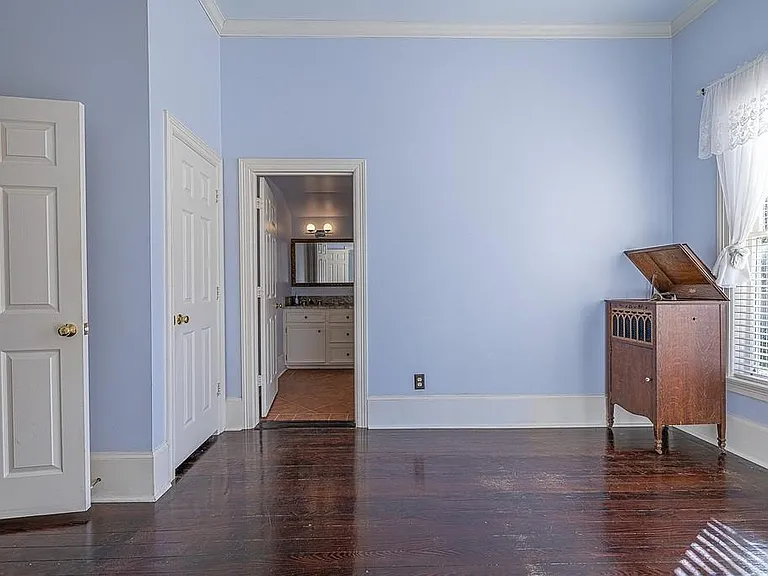 809 Milam St — Photo 18