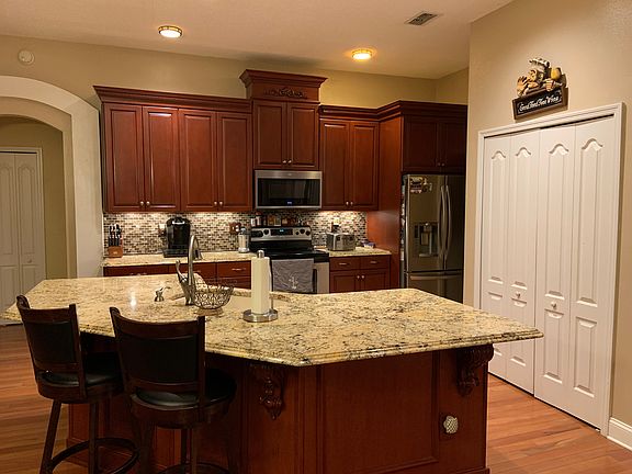 Granite w/undercabinet light