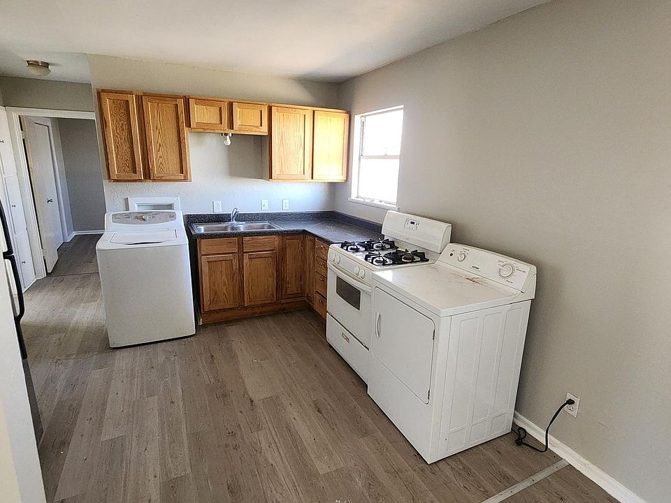 1st image of 3119 Center Ave