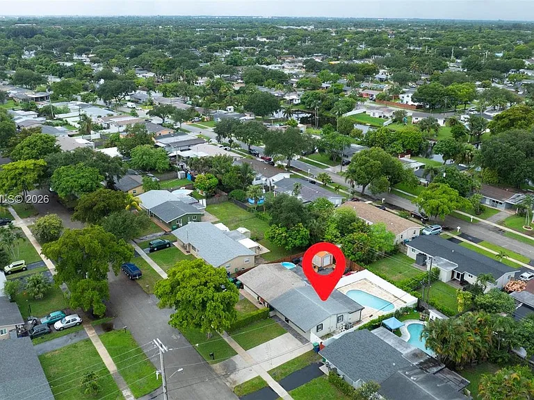 5001 SW 92nd Ter — Photo 21