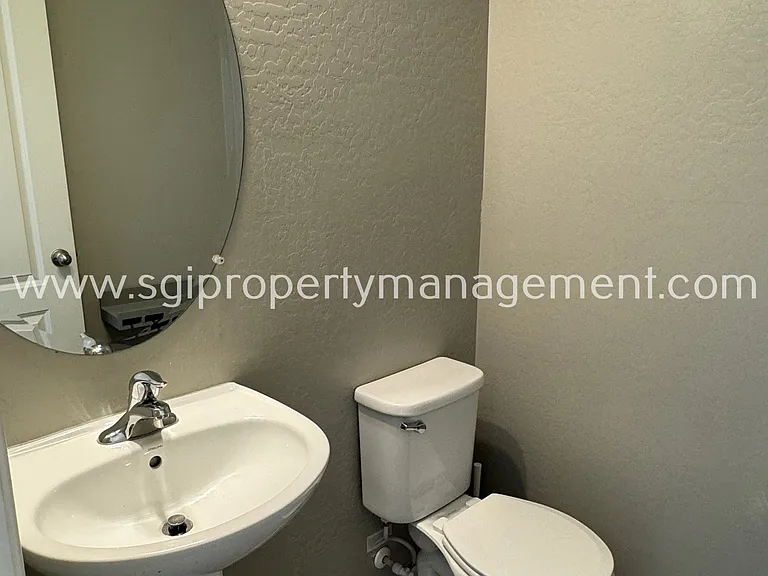 21080 W Almeria Rd — Photo 15
